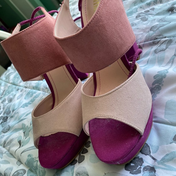 Heels - Picture 2 of 4